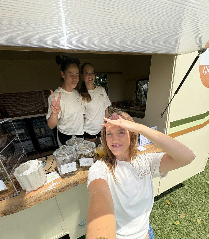 All Night Long – 5 Hour Full Service Caravan Bar